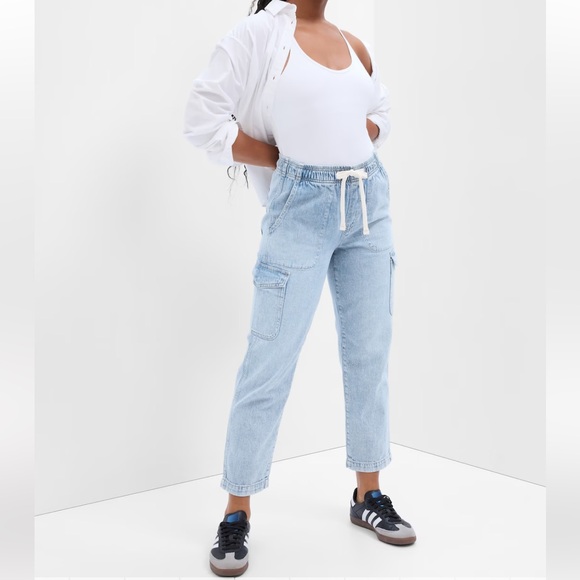 GAP Denim - GAP Mid Rise Easy Cargo Jeans